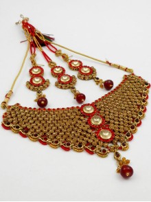 Stonestudded Jewelry Set